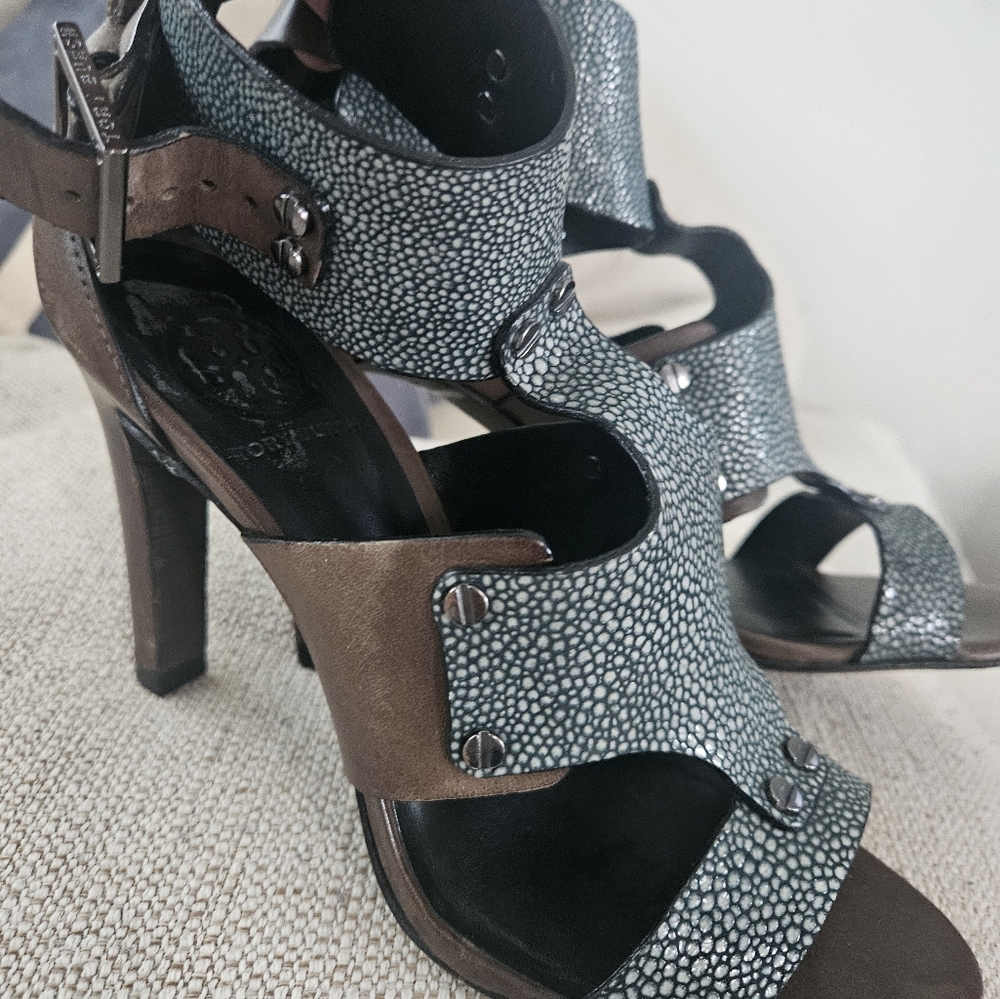 Tory Burch Teagan Stringray brown/blue leather sandal